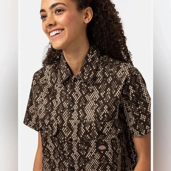 Dickies Camden Snake Print Work Cropped Shirt Size XL - NWT - Picture 3 of 8